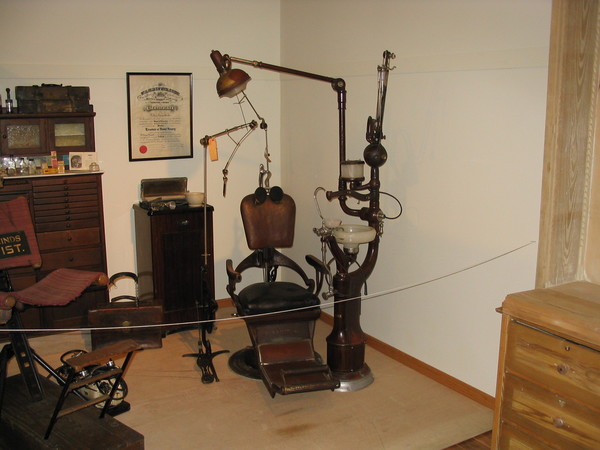 Museum-Dentist-Chair.jpg
